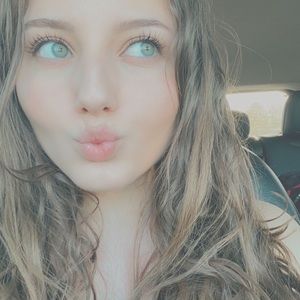 Meet your Posher, Hailey